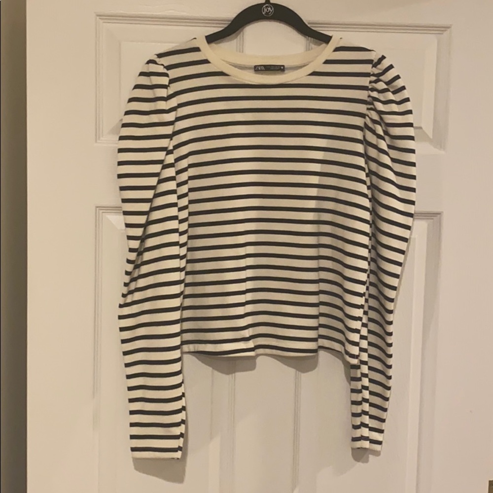 ❌SOLD❌ Zara Puff Sleeve Striped Top